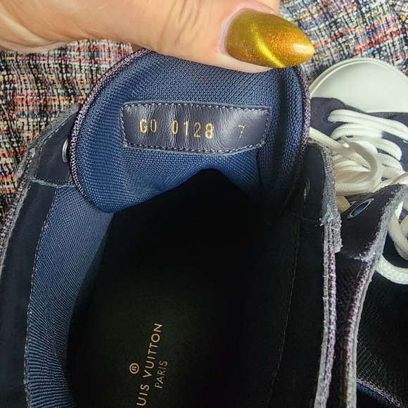 SOLD Authentic Louis Vuitton sneakers - Picture 12 of 15